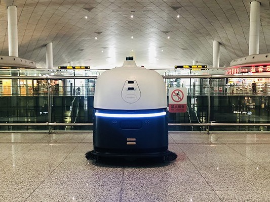 清潔界 “學霸” 養(yǎng)成記：坦力室內清潔機器人如何玩轉機場