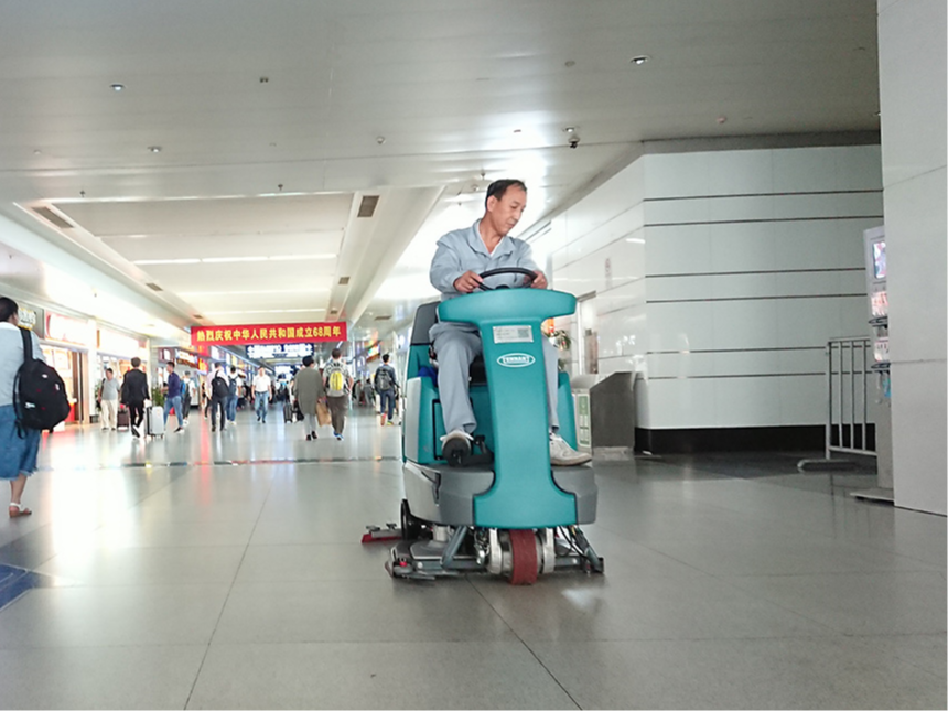 工廠為何選擇洗地機(jī)？