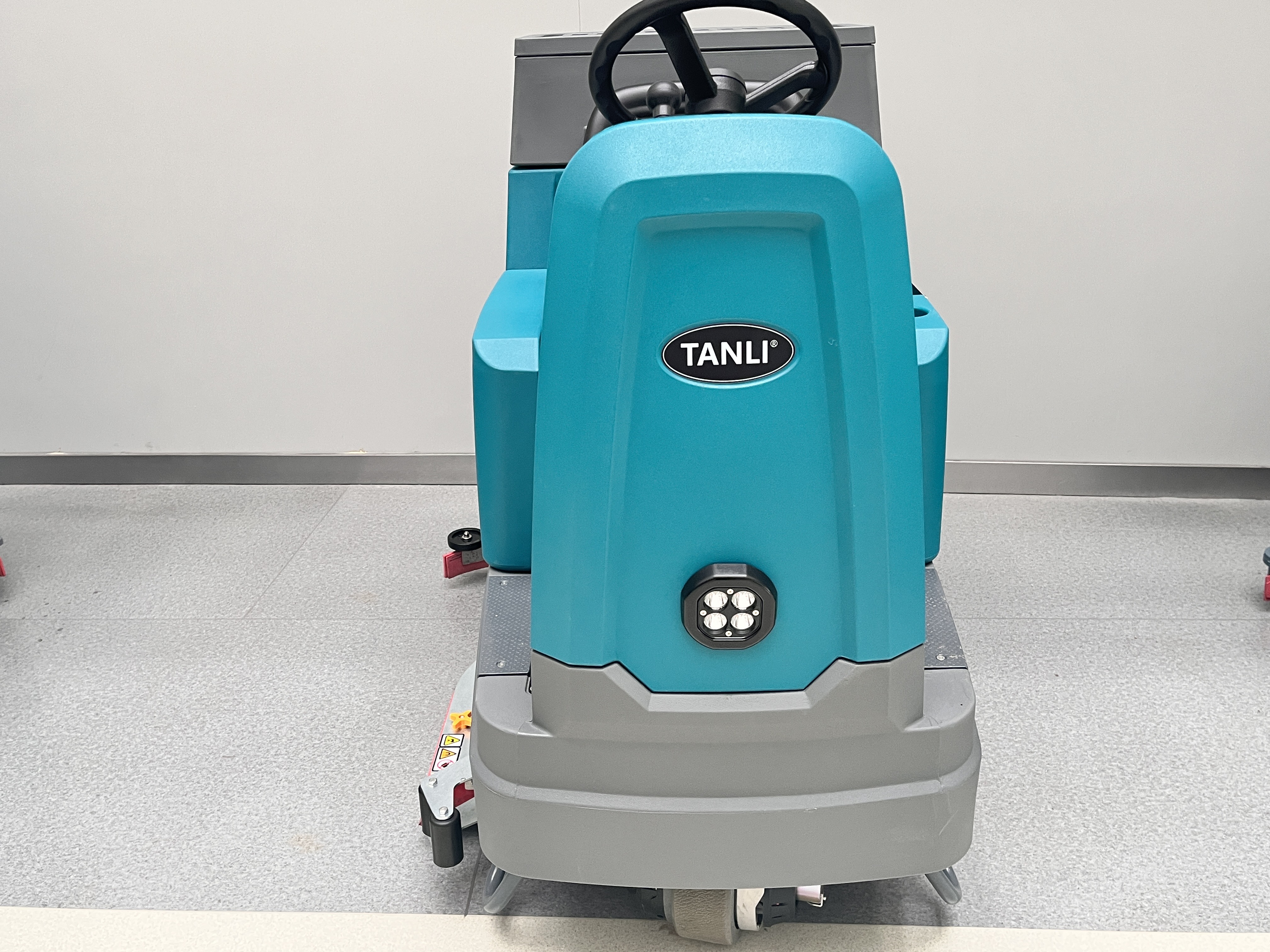 洗地機(jī)讓您告別清潔困境，享受舒適環(huán)境