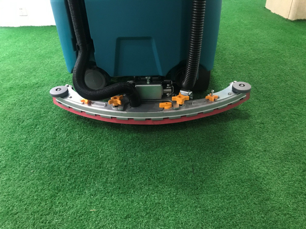 洗地機(jī)吸水膠條不會(huì)換？看完輕松安裝