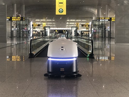 坦力工業(yè)全自動掃地機器人如何力挽狂瀾？