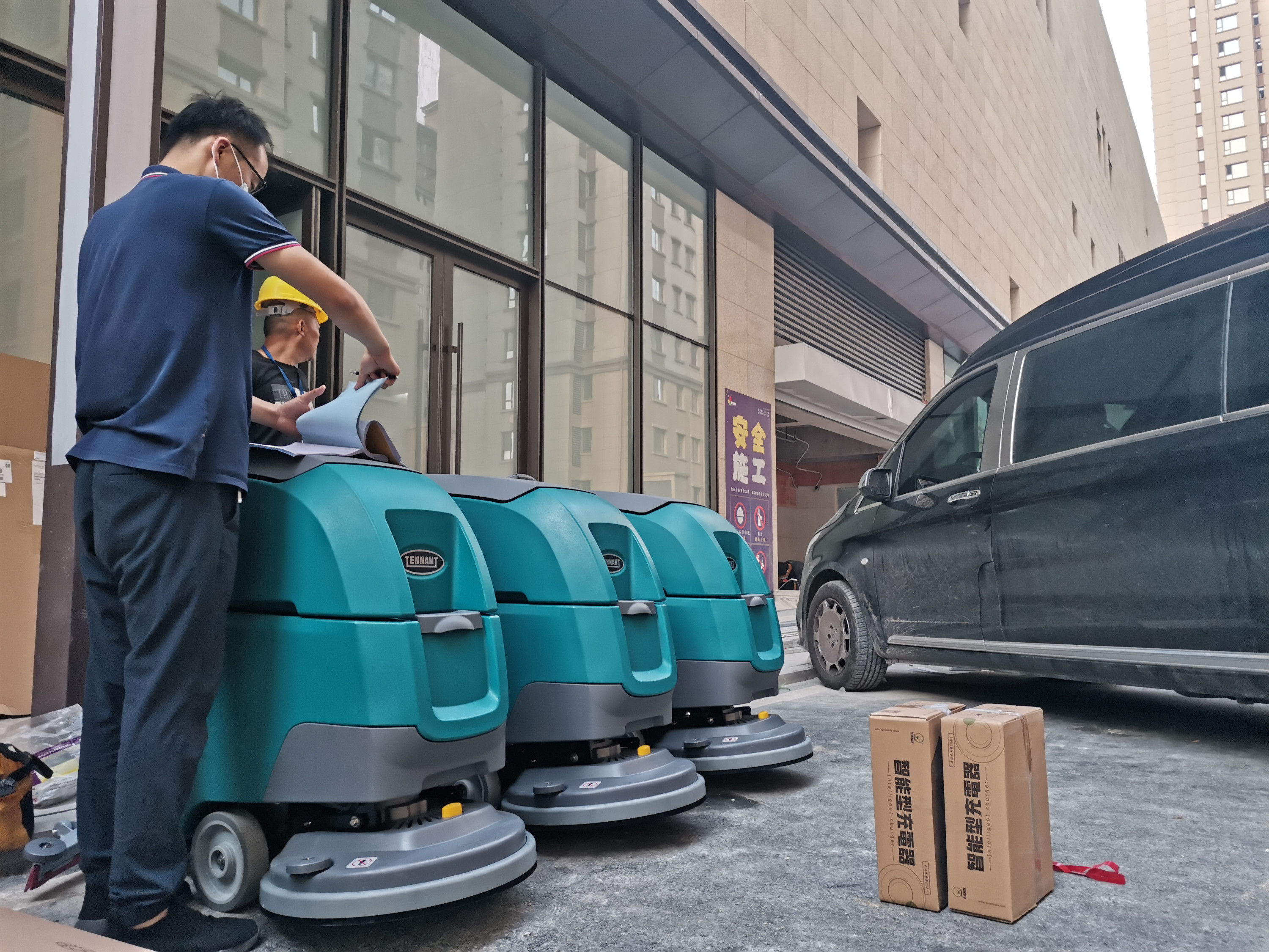 手推式洗地機(jī)多少錢一臺(tái)？