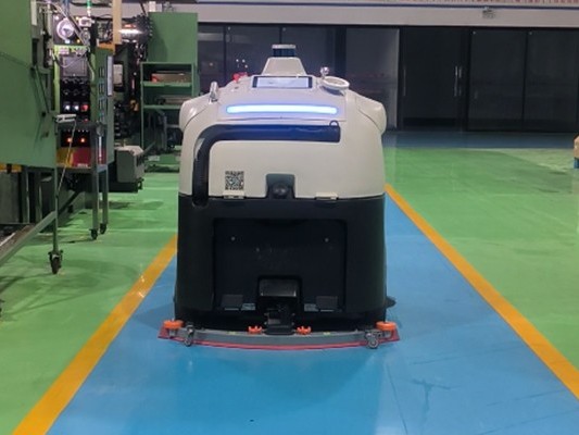 4 升水箱與 42 升水箱的較量，工業(yè)掃地機器人大揭秘！