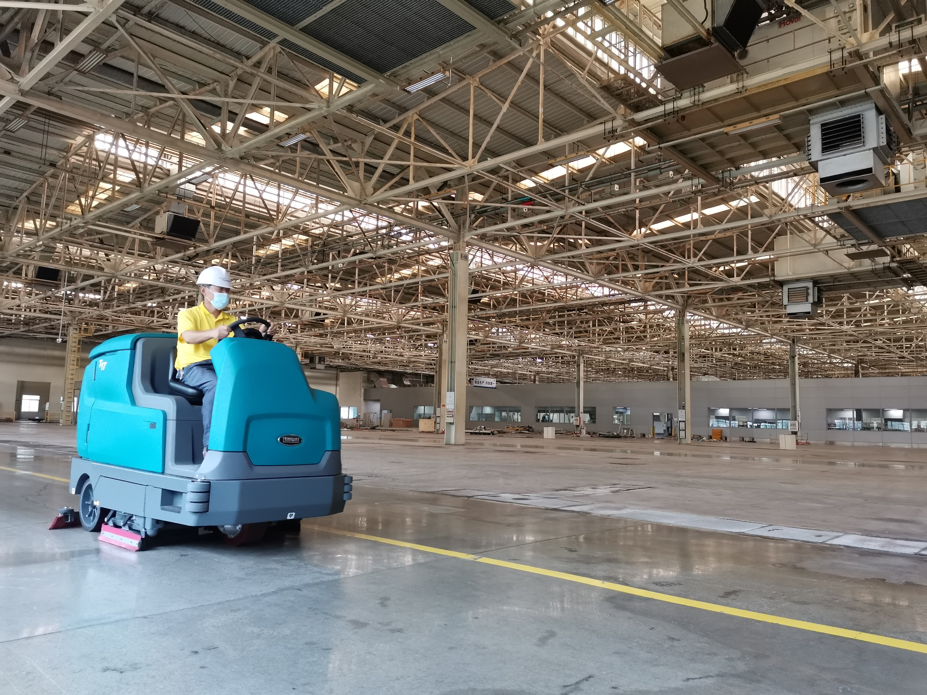 不同工廠適合用什么類型的洗地機(jī)？