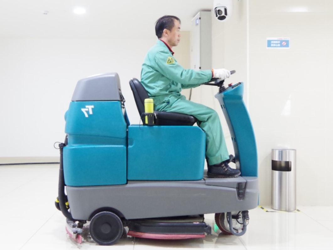 醫(yī)院場(chǎng)所如何選擇工業(yè)洗地機(jī)？