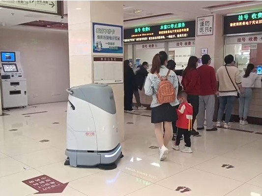 醫(yī)院地面太滑被投訴？坦力工業(yè)掃地機(jī)器人來搞定